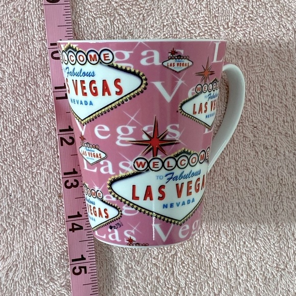 5/$25 Fabulous Las Vegas Sign Pink Porcelain Mug - Picture 8 of 9